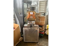 2010 zumex speed self-service sinaasappelpers - afbeelding 1 van  8