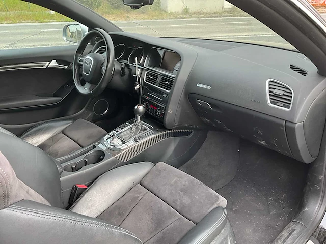 2011 audi rs5 - afbeelding 32 van  44