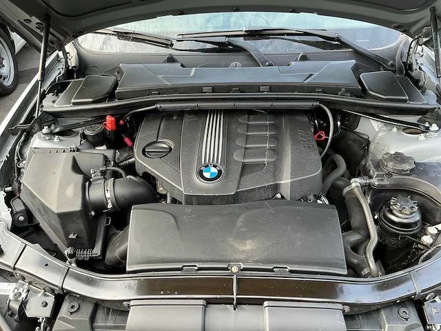 2011 bmw 320d - afbeelding 13 van  25
