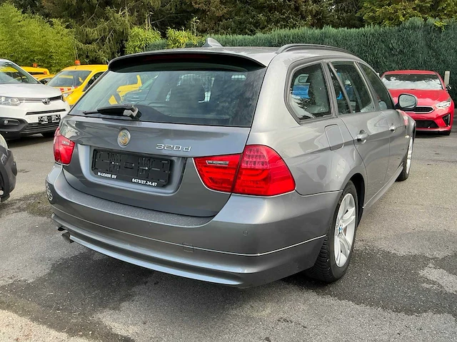 2011 bmw 320d - afbeelding 18 van  25