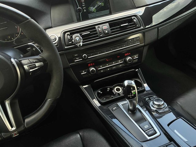 2011 bmw 520d (f10) personenauto - afbeelding 11 van  40