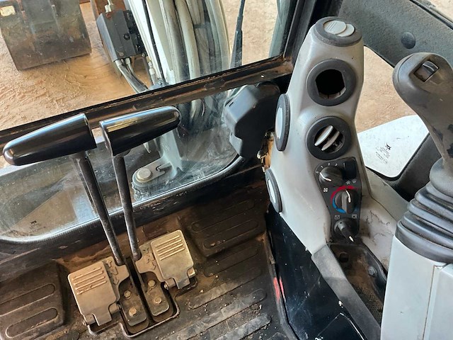 2011 bobcat e45 rupsgraafmachine - afbeelding 17 van  28