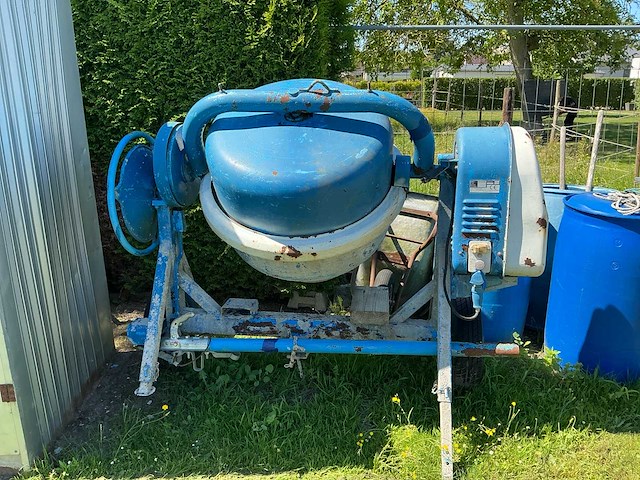 2011 bouwmat bsv350 betonmolen - afbeelding 1 van  4