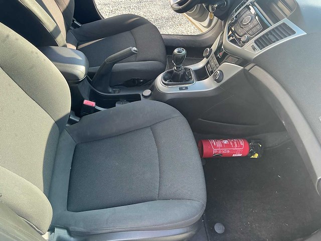 2011 chevrolet cruze kl1j - afbeelding 28 van  45