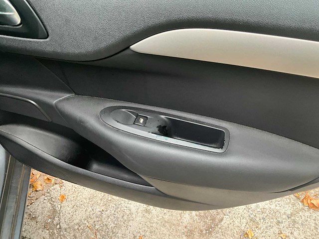 2011 citroën c4 - afbeelding 11 van  28