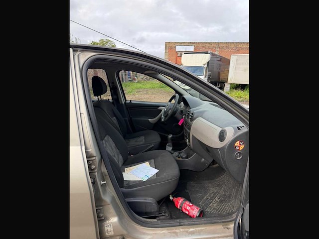2011 dacia sandero 1.2 auto - afbeelding 2 van  17