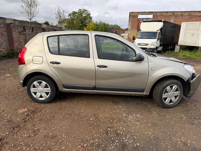 2011 dacia sandero 1.2 auto - afbeelding 11 van  17