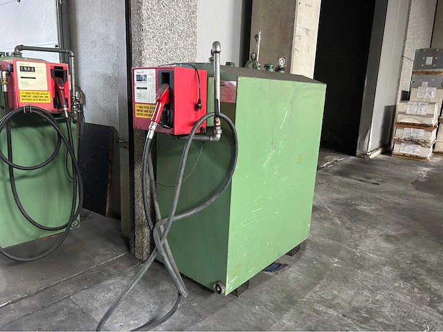 2011 desplentere lannoy mazouttank met tankpistool - afbeelding 1 van  4