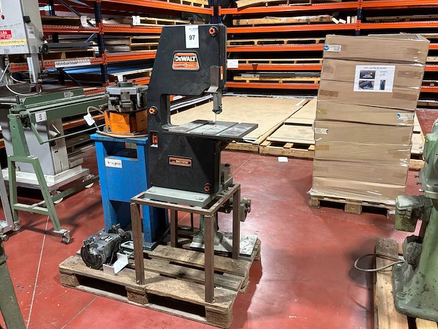 2011 dewalt bs1310 verticale bandzaagmachine - afbeelding 1 van  3