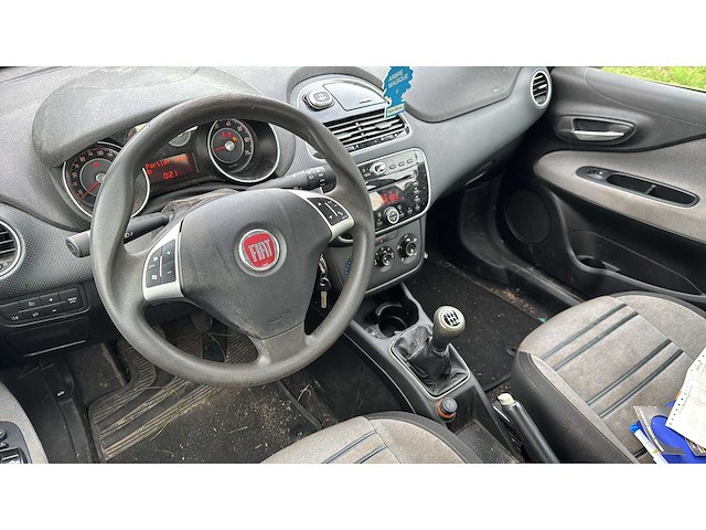 2011 fiat punto personenauto - afbeelding 5 van  33