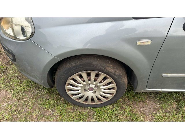 2011 fiat punto personenauto - afbeelding 20 van  33