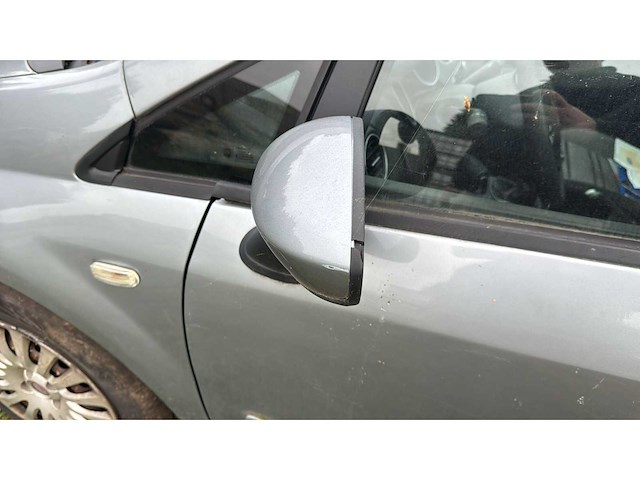 2011 fiat punto personenauto - afbeelding 22 van  33