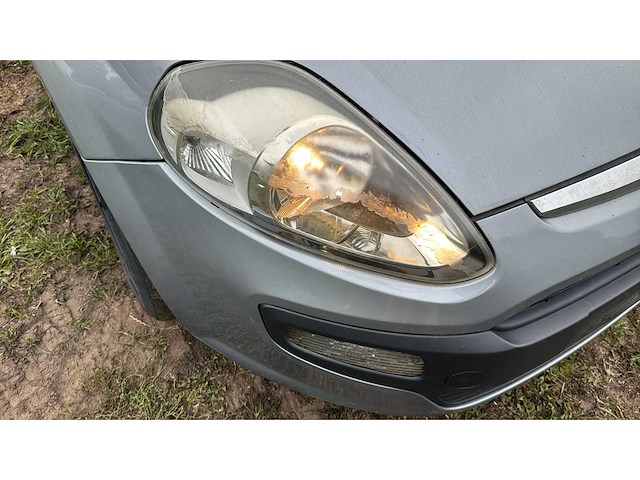 2011 fiat punto personenauto - afbeelding 3 van  33