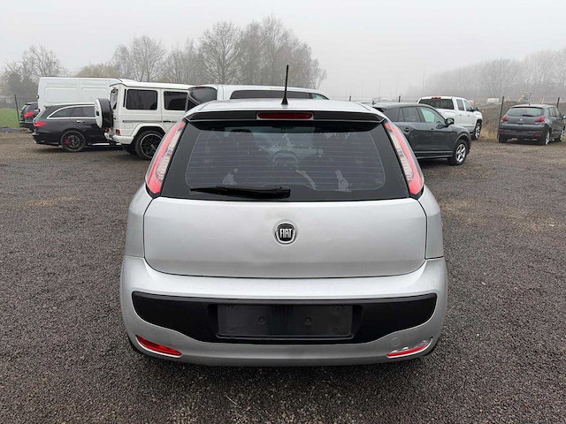 2011 fiat punto - afbeelding 18 van  21