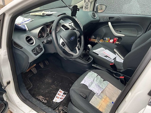 2011 ford hatchback fietsta personenauto - afbeelding 2 van  14