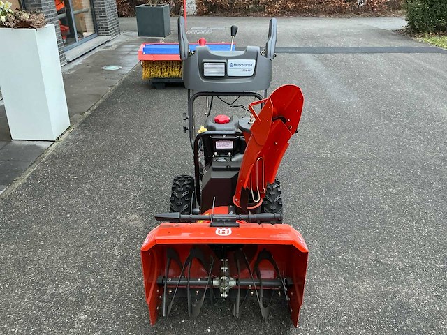 2011 husqvarna 5524st sneeuwruimer - afbeelding 8 van  15