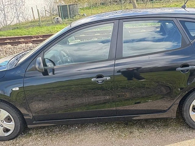 2011 hyundai personenauto - afbeelding 2 van  18