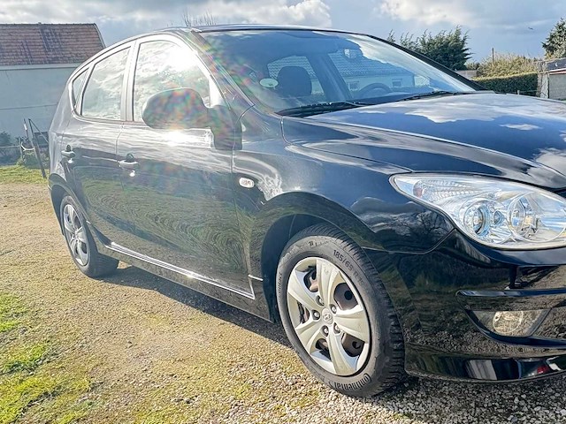 2011 hyundai personenauto - afbeelding 1 van  18