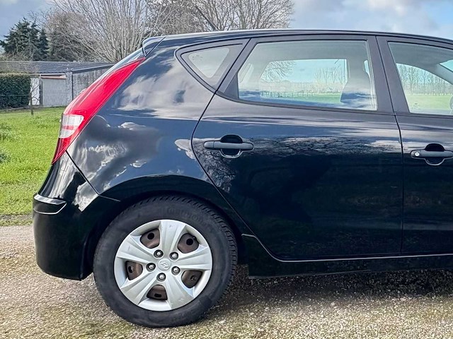 2011 hyundai personenauto - afbeelding 16 van  18