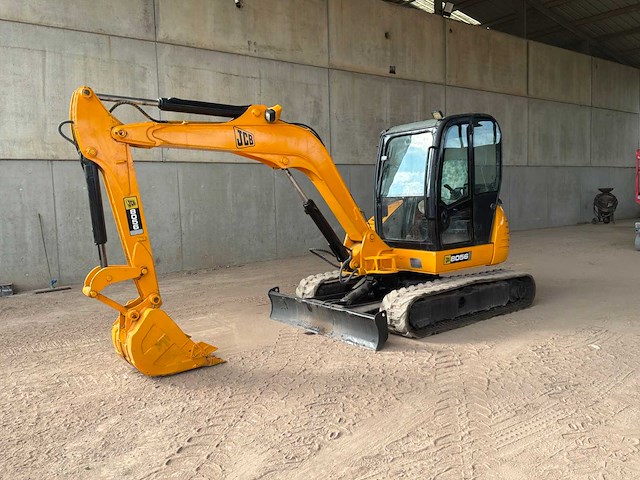 2011 jcb 8056 minigraafmachine - afbeelding 1 van  19