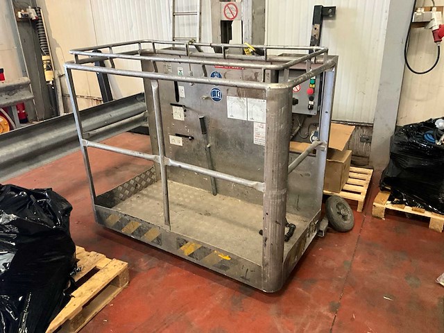 2011 klaas ha 2/200 hoogwerkbak - afbeelding 1 van  10