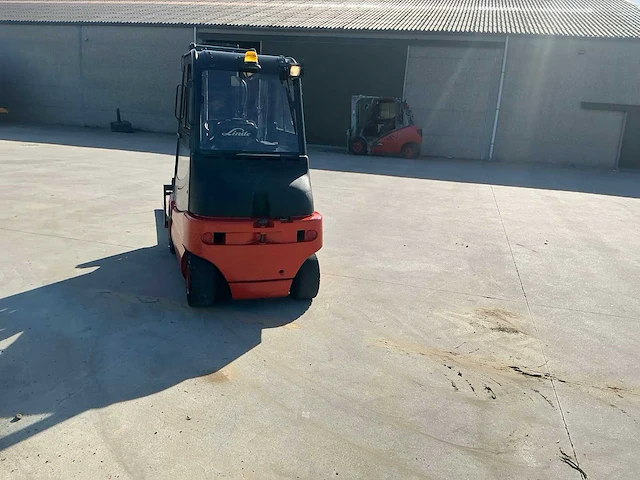 2011 linde e30-03 vorkheftruck - afbeelding 44 van  105