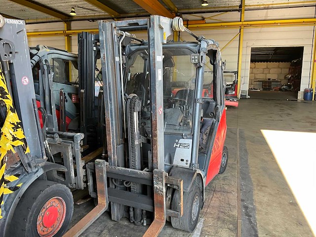 2011 linde h25t-01 vorkheftruck (68026-442) - afbeelding 2 van  9