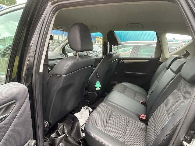 2011 mercedes a180 cdi personenauto - afbeelding 2 van  30