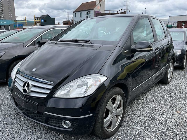2011 mercedes a180 cdi personenauto - afbeelding 1 van  30