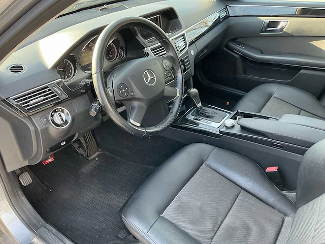 2011 mercedes-benz e220cdi avantgarde personenauto - afbeelding 15 van  24