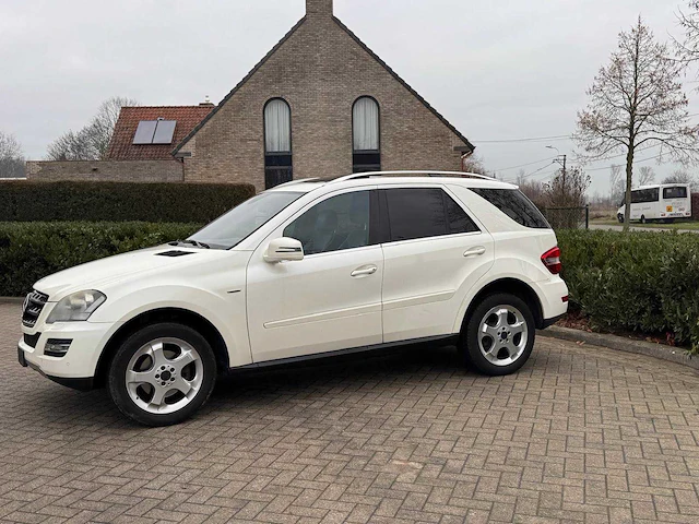 2011 mercedes-benz ml 350 cdi - afbeelding 23 van  46