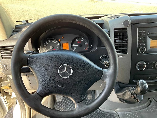 2011 mercedes-benz sprinter lichte vrachtwagen - afbeelding 4 van  33