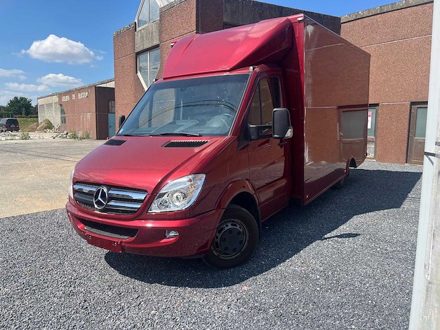 2011 mercedes-benz sprinter vrachtwagen grote volume vrachtwagen - afbeelding 1 van  11