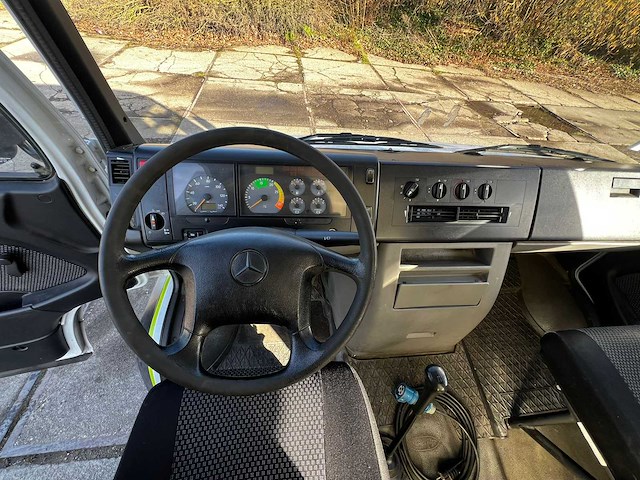 2011 mercedes-benz vario 813 d vrachtwagen - afbeelding 14 van  36