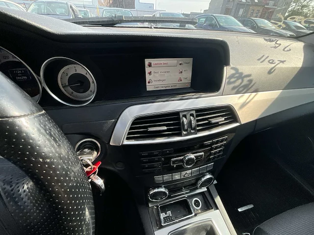 2011 mercedes c180 personenauto - afbeelding 14 van  31