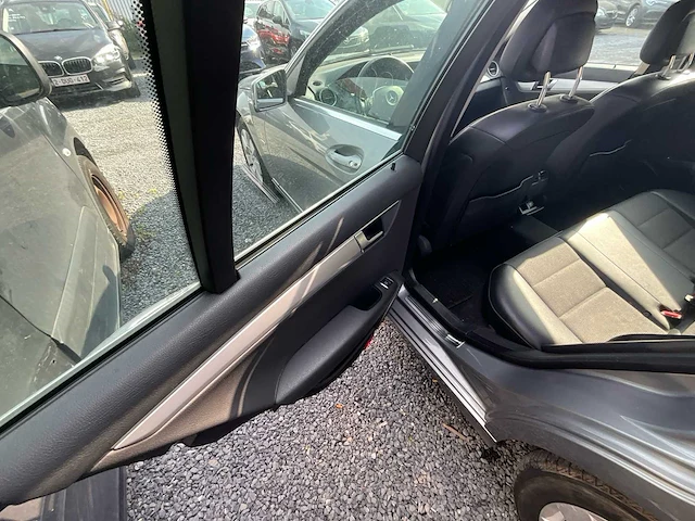 2011 mercedes c180 personenauto - afbeelding 30 van  31