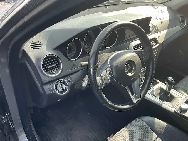 2011 mercedes c180 personenauto - afbeelding 17 van  31