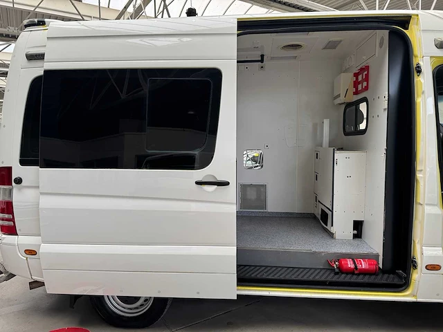 2011 mercedes sprinter ambulance - v6 diesel - automaat - afbeelding 15 van  27