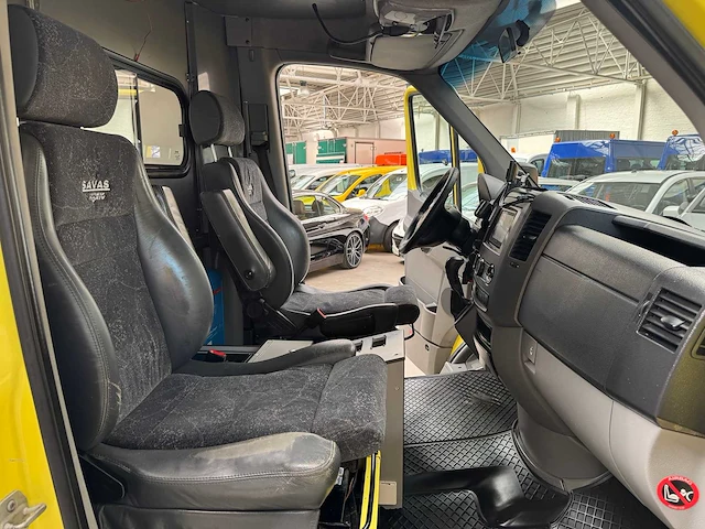 2011 mercedes sprinter ambulance - v6 diesel - automaat - afbeelding 17 van  27