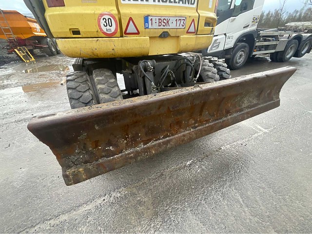 2011 new holland mh 3.6 wielgraafmachine - afbeelding 4 van  27