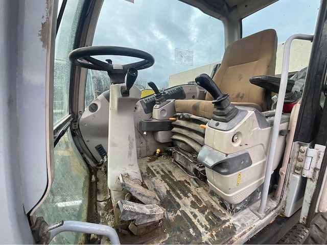 2011 new holland mh 3.6 wielgraafmachine - afbeelding 9 van  27