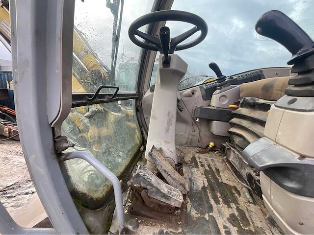 2011 new holland mh 3.6 wielgraafmachine - afbeelding 14 van  27