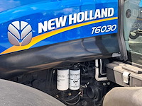 2011 new holland t6030 elite vierwielaangedreven landbouwtractor - afbeelding 3 van  9