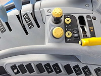 2011 new holland t6030 elite vierwielaangedreven landbouwtractor - afbeelding 6 van  9