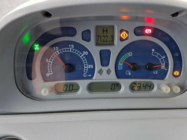 2011 new holland t6030 elite vierwielaangedreven landbouwtractor - afbeelding 8 van  9