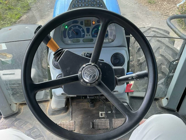 2011 new holland t7.200 4wd sa vierwielaangedreven landbouwtractor - afbeelding 2 van  38