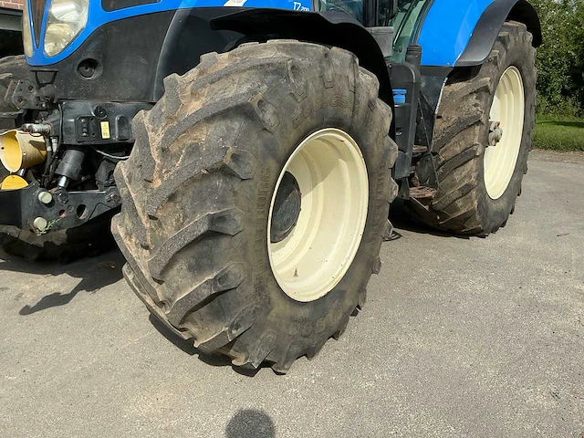 2011 new holland t7.200 4wd sa vierwielaangedreven landbouwtractor - afbeelding 18 van  38