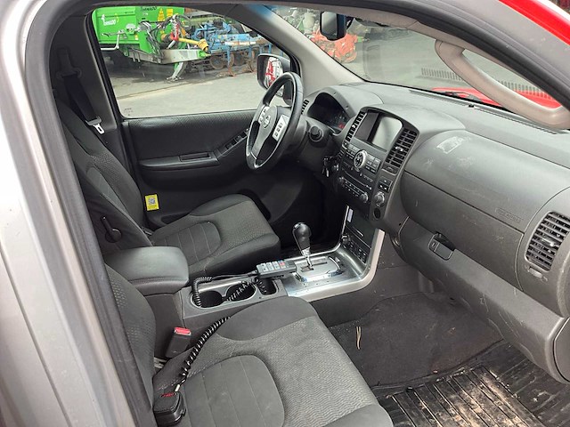 2011 nissan navara - afbeelding 2 van  31