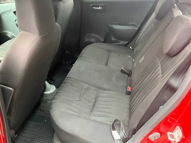 2011 nissan pixo - afbeelding 18 van  36