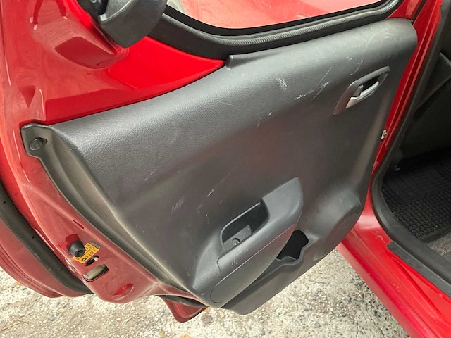 2011 nissan pixo - afbeelding 19 van  36